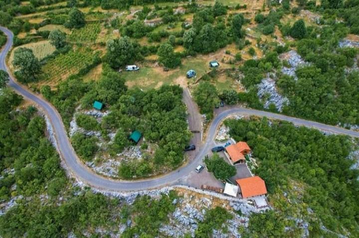 Отель Camp Oaza,Lipa Цетине Экстерьер фото