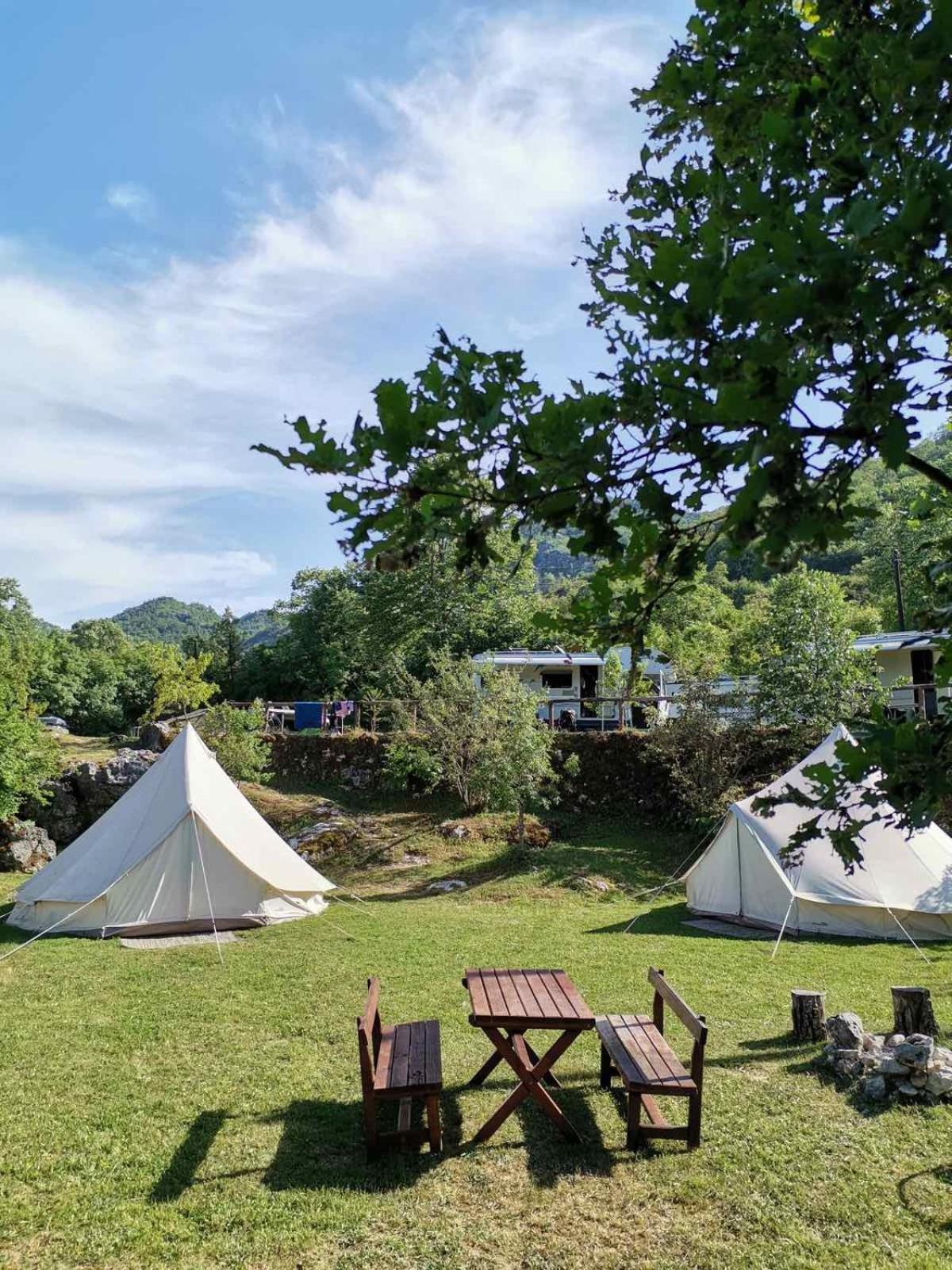 Отель Camp Oaza,Lipa Цетине Экстерьер фото