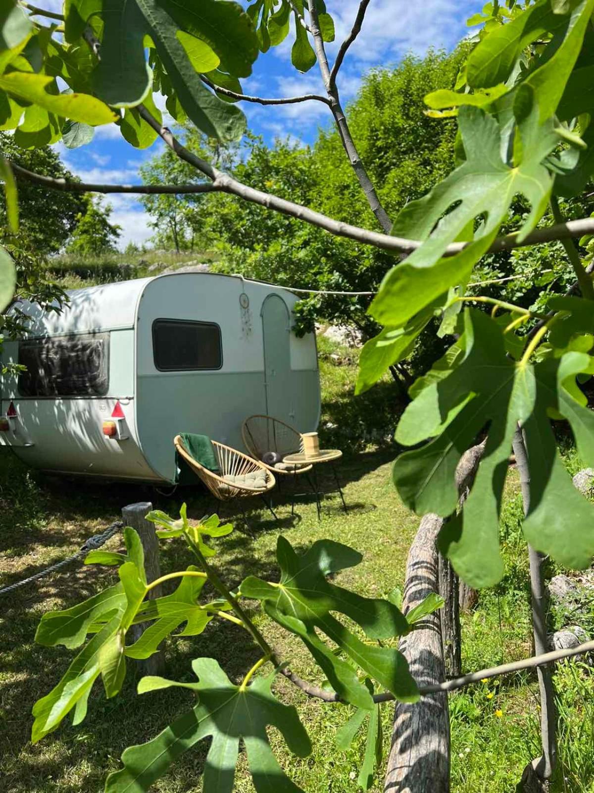 Отель Camp Oaza,Lipa Цетине Экстерьер фото