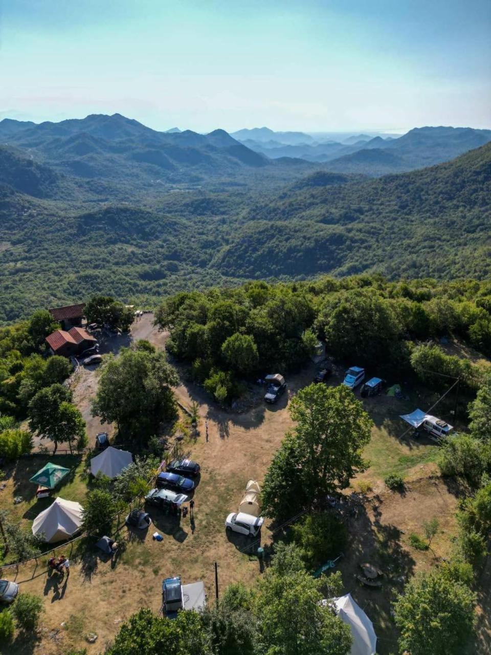 Отель Camp Oaza,Lipa Цетине Экстерьер фото